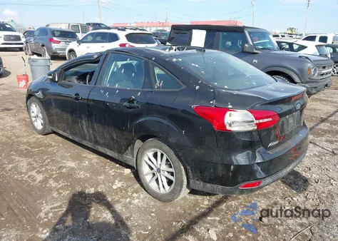 2017 Ford Focus Se z USA, uszkodzony, nr VIN 1FADP3F23HL315740